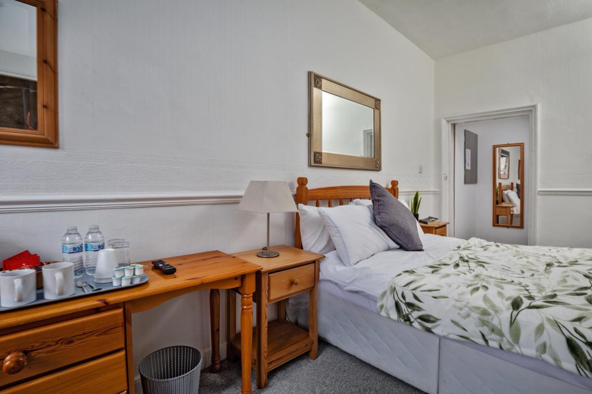 Serenity Guest House Scarborough Esterno foto