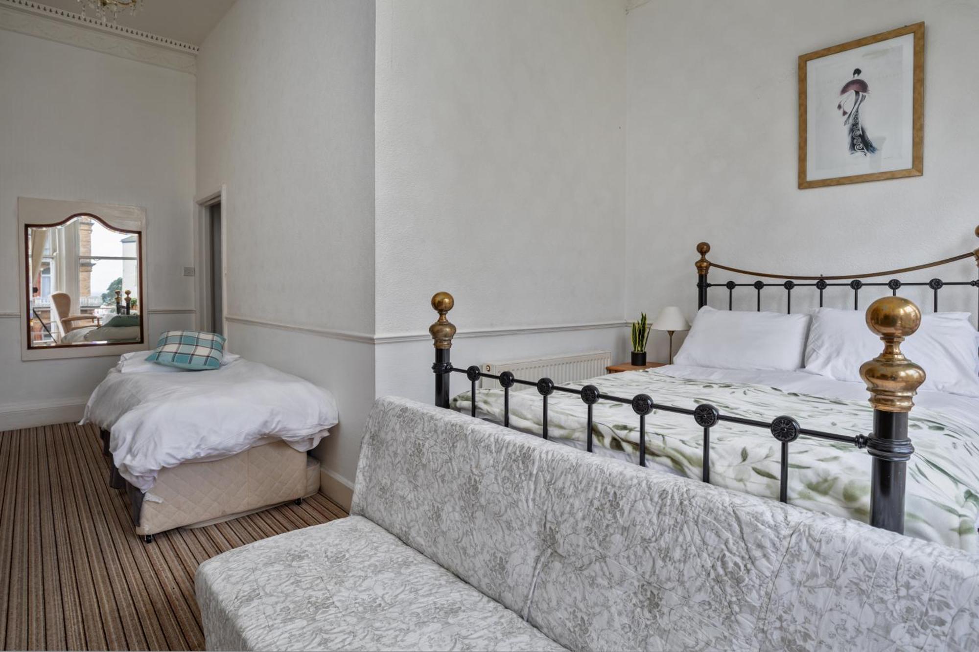 Serenity Guest House Scarborough Esterno foto