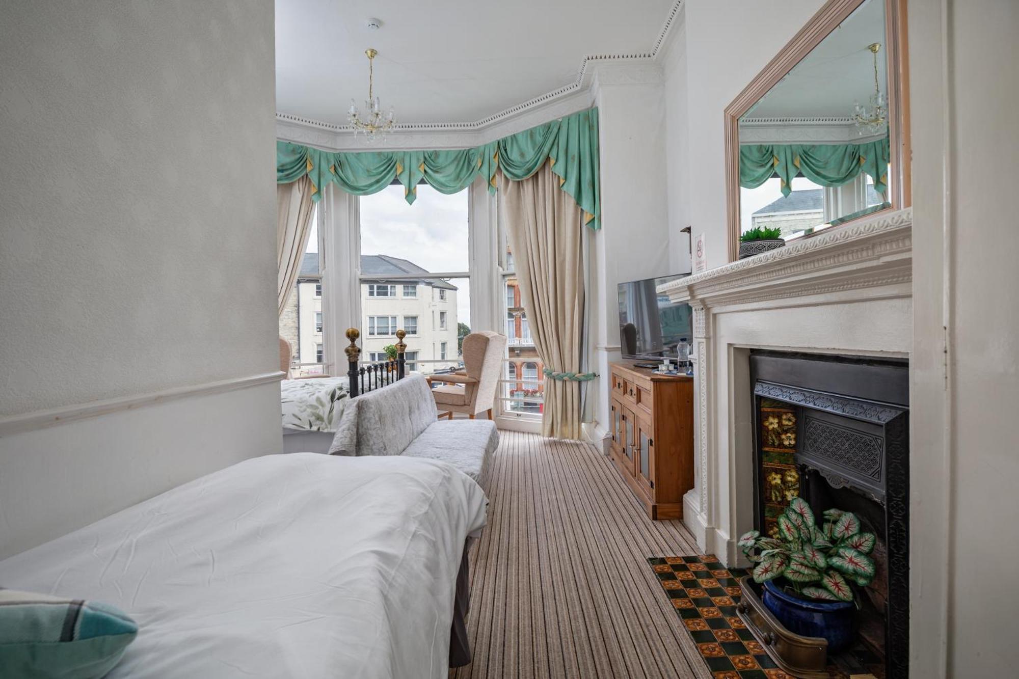 Serenity Guest House Scarborough Esterno foto