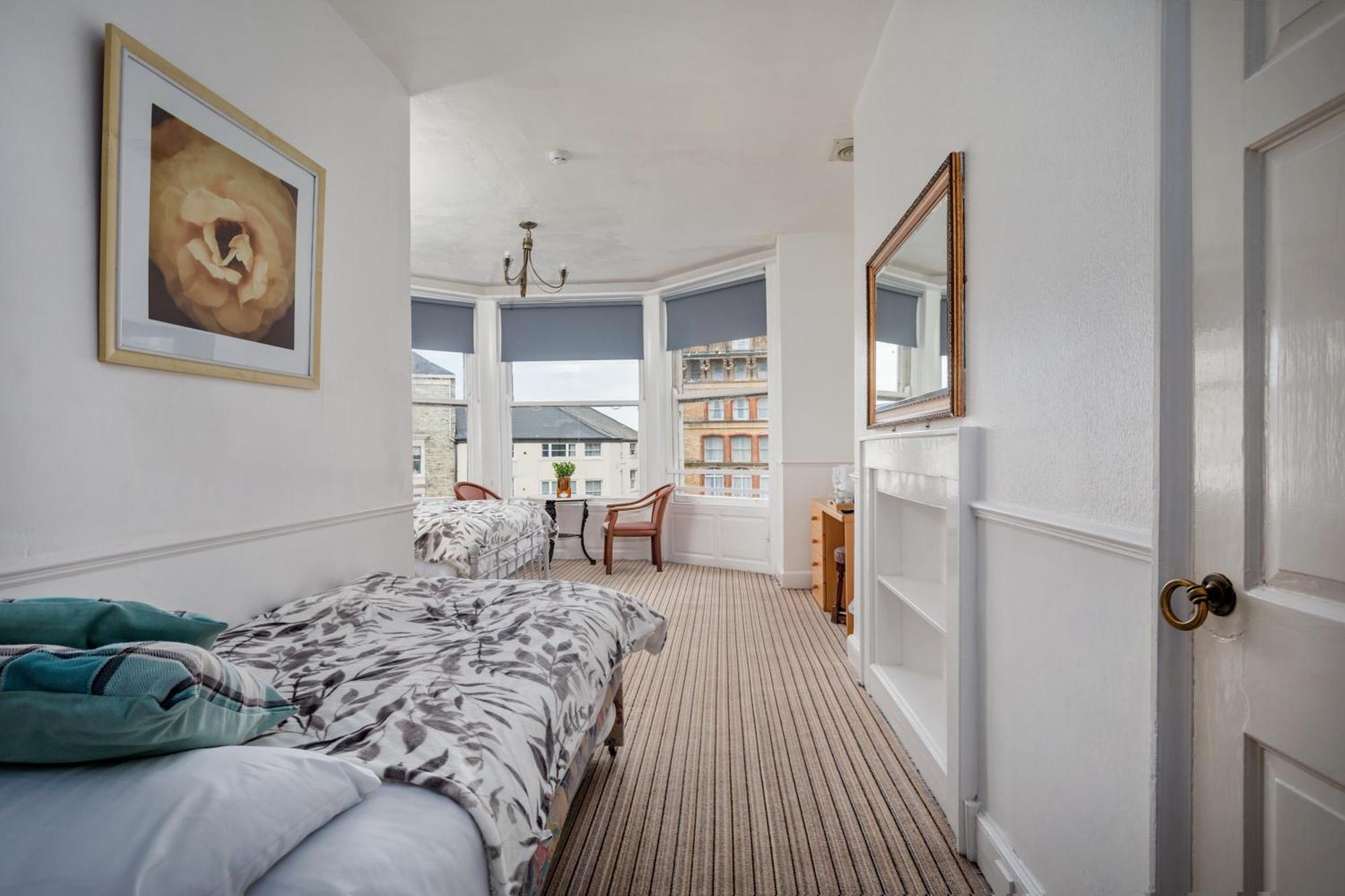 Serenity Guest House Scarborough Esterno foto